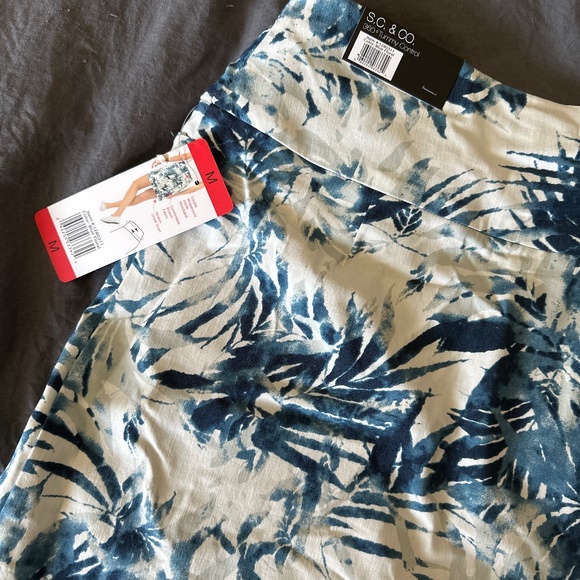 Skirt w/tummy control - Picture 2 of 2